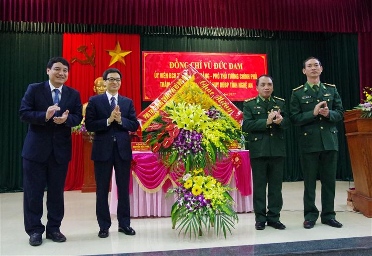 Phó Thủ tướng Vũ Đức Đam chúc mừng BĐBP Nghệ An nhân kỷ niệm 73 năm Ngày thành lập QĐND Việt Nam