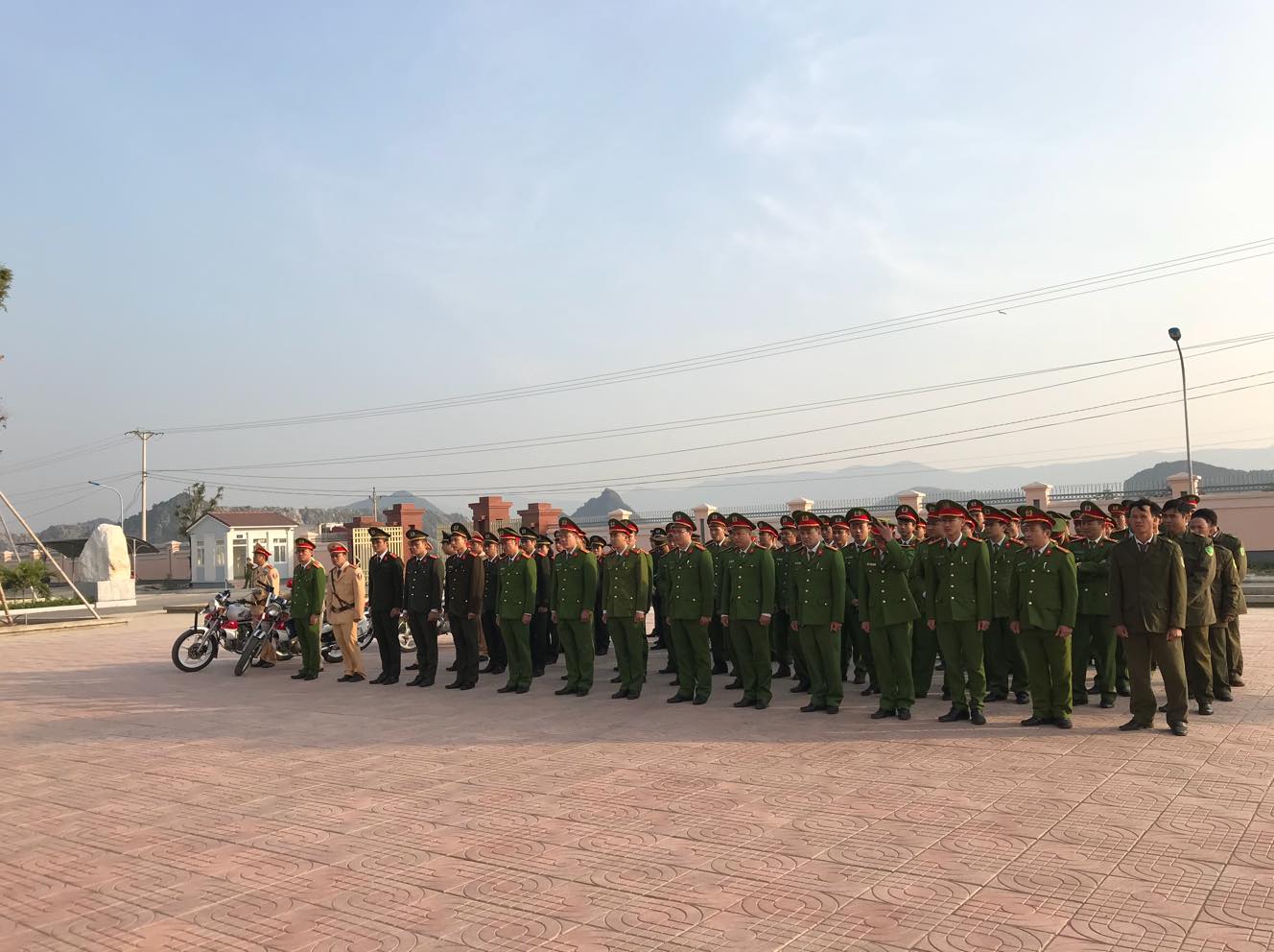 Thực hiện kế hoạch của Giám đốc Công an tỉnh, Công an TX Hoàng Mai đã tổ chức ra quân đợt cao điểm tấn công trấn áp tội phạm