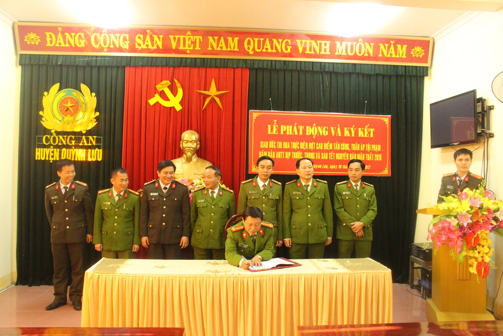 Ký kết giao ước thi đua thực hiện đợt cao điểm tấn công trấn áp tội phạm