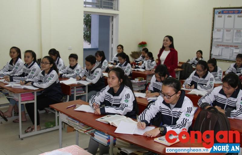 Đẩy mạnh công tác hướng nghiệp cho học sinh THPT