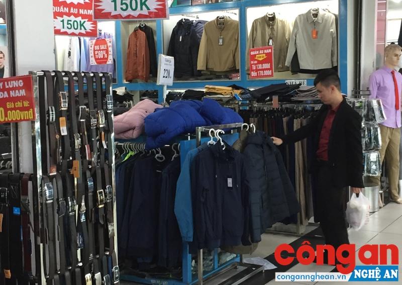 Thận trọng khi mua hàng khuyến mãi cuối năm