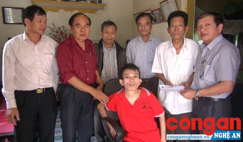 Ngoài được thụ hưởng chính sách của Nhà nước, nạn nhân da cam/điôxin rất cần sự quan tâm giúp đỡ của cộng đồng