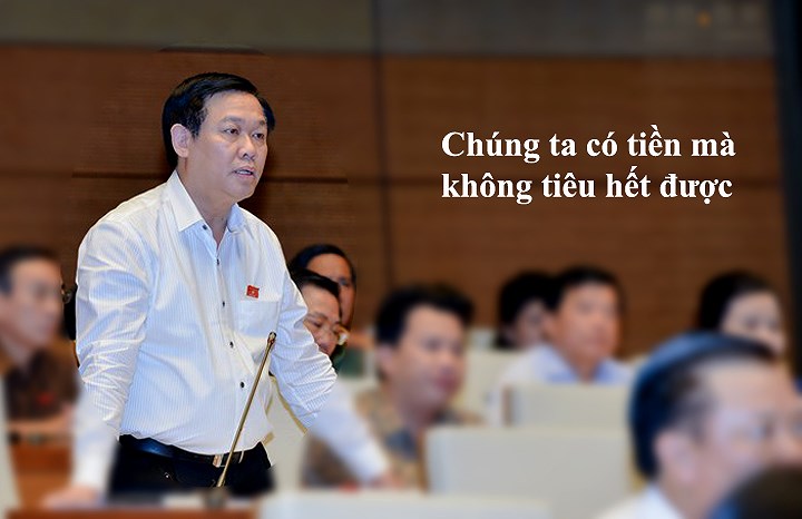 “Việc giải ngân vốn đầu tư công năm 2016 và 5 tháng đầu năm 2017 tuy cao hơn cùng kỳ, nhưng còn chậm, không phân bổ hết dự toán. Chúng ta có tiền mà không tiêu hết được, ở đây có phần trách nhiệm của Chính phủ” - Phó Thủ tướng Vương Đình Huệ thẳng thắn trước chất vấn của đại biểu Quốc hội về việc chậm giải ngân, ách tắc vốn có thể kéo tụt đà tăng trưởng kinh tế... trong phiên họp ngày 15/6/2017.