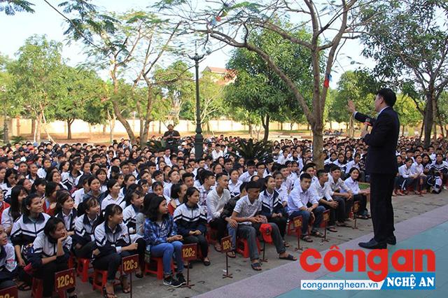Mời các chuyên gia tâm lý nói chuyện với học sinh là một phương pháp giáo dục kỹ năng sống hiệu quả