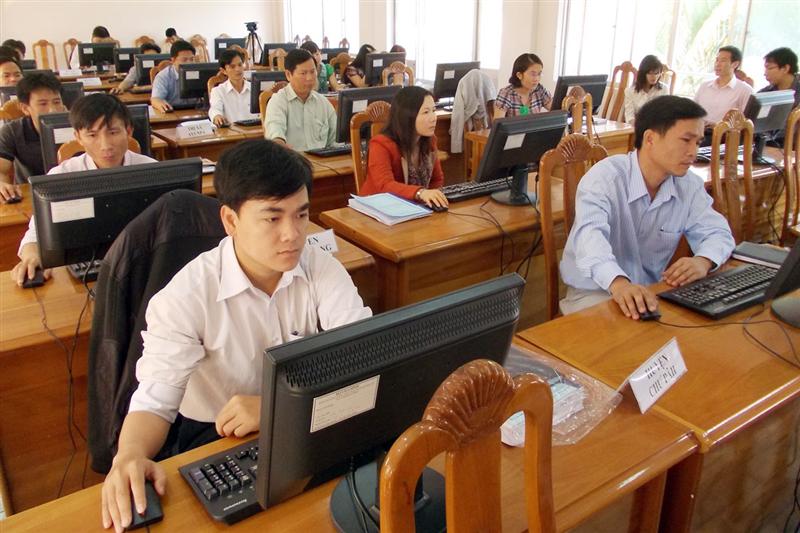 Bãi bỏ chính sách ưu tiên cộng điểm trong thi tuyển công chức
