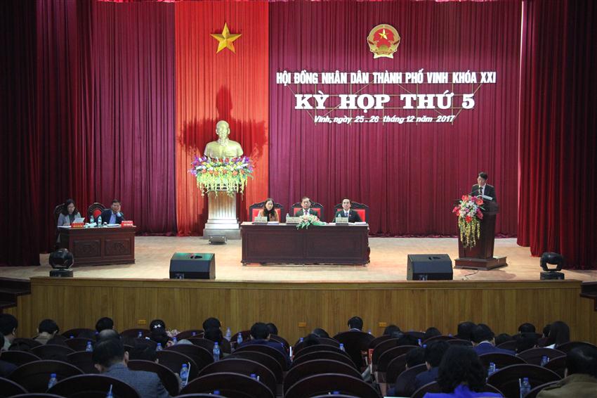 Lãnh đạo TP Vinh giải đáp ý kiến cử tri