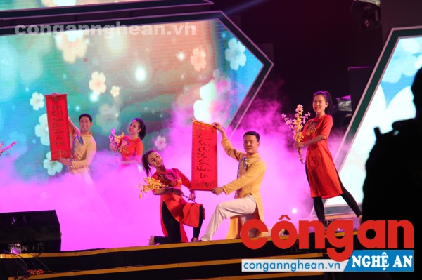 Rộn ràng chương trình Giao lưu nghệ thuật chào đón năm mới 2018