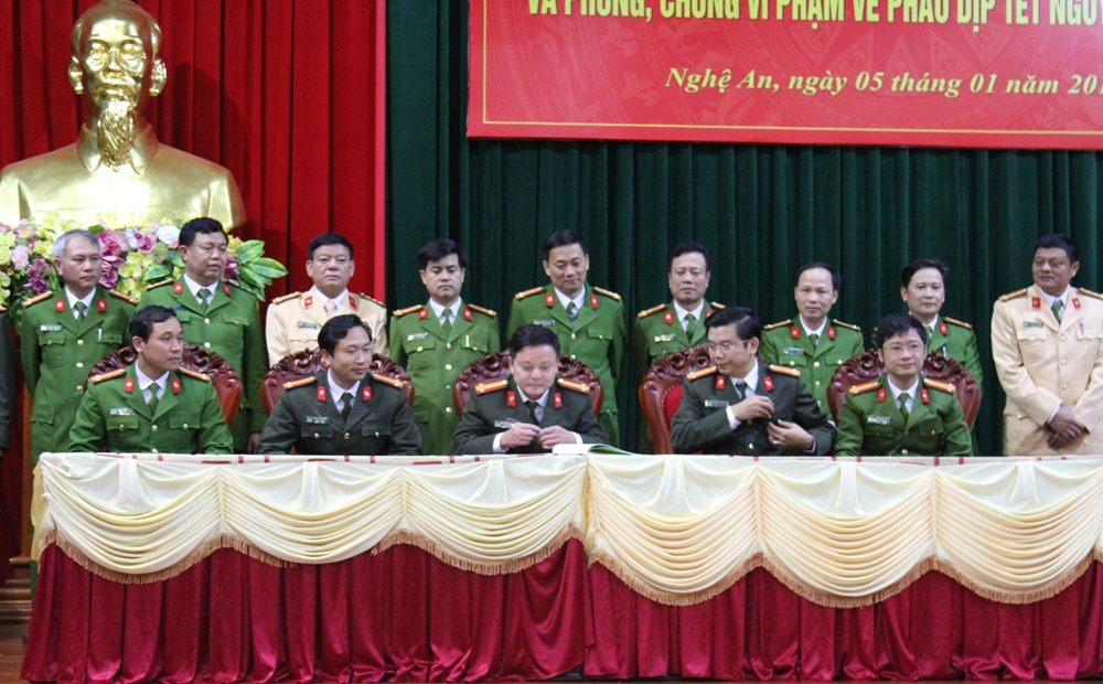 Tăng cường công tác đảm bảo TTATGT và phòng, chống vi phạm về pháo dịp Tết Nguyên đán Mậu Tuất năm 2018