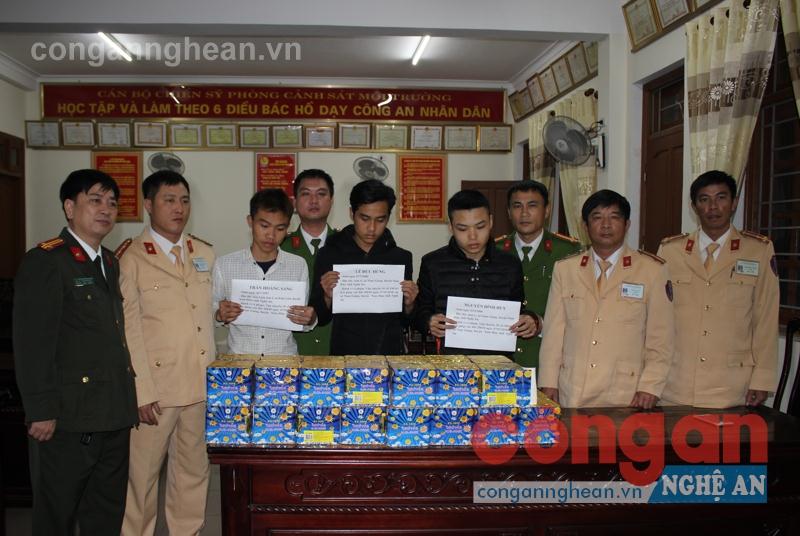 Bắt 3 đối tượng mua bán gần 40 kg pháo