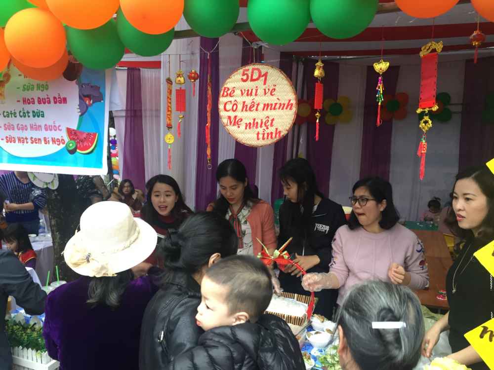 Gian hàng này chuyên nghiệp - có cả slogan riêng
