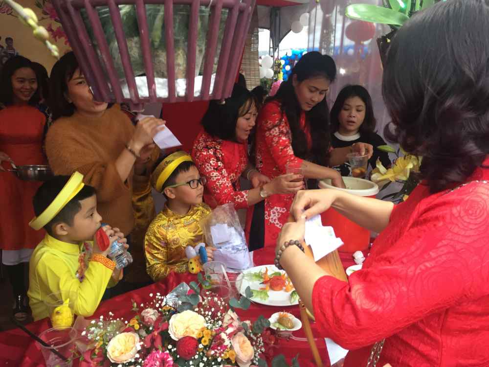 Hai chàng đam mê bán hàng, không chạy nhảy
