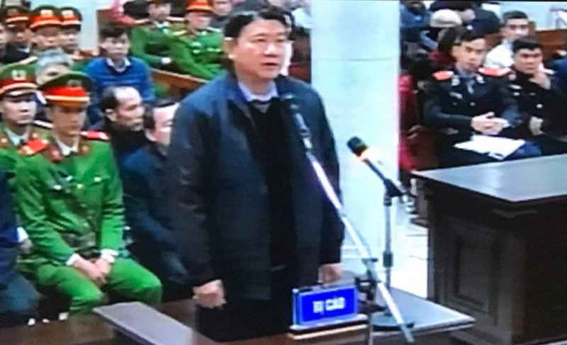 Bị cáo Đinh La Thăng nói lời sau cùng: 'Cúi đầu xin lỗi Đảng và Nhân dân'