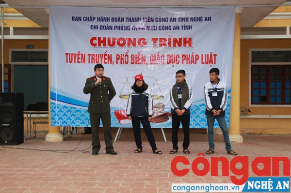 Tuyên truyền, phổ biến giáo dục phát luật trong trường học