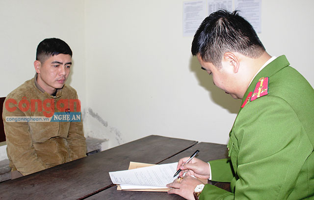 Tạm giữ đối tượng cưỡng đoạt tài sản của người tàn tật