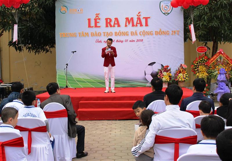 Toàn cảnh buổi Lễ ra mắt Trung tâm đào tạo bóng đá cộng đồng JFT.