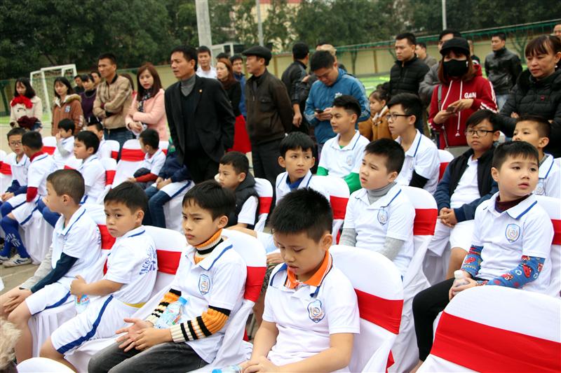 Các học viên nhí tại buổi Lễ ra mắt