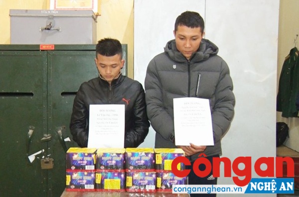 Bắt giữ 2 vụ vận chuyển hơn 11 kg pháo