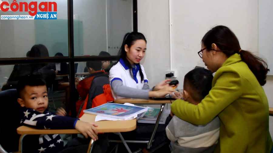 Công nghệ sinh trắc vân tay dần phổ biến tại Nghệ An