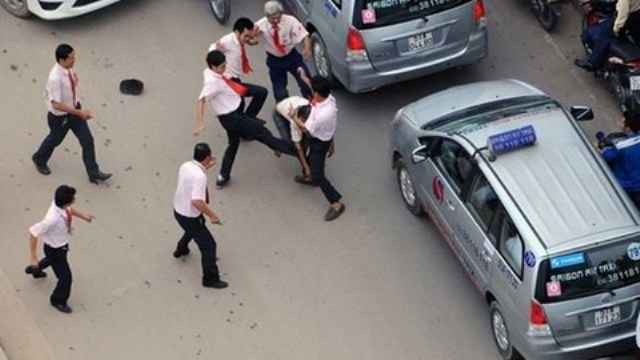 Bị đánh hội đồng, nên làm gì?!