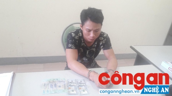'Khoắng' tài sản trong nhà nghỉ
