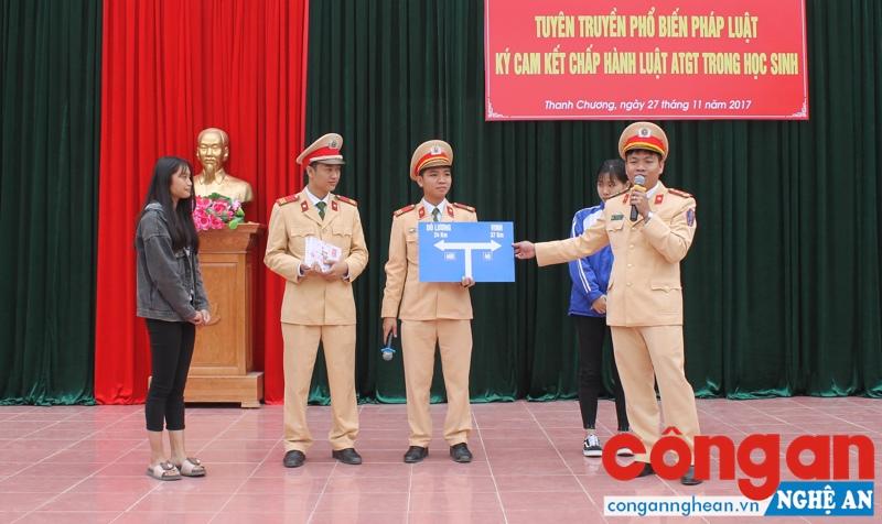 Tăng cường tuyên truyền ATGT cho học sinh, sinh viên