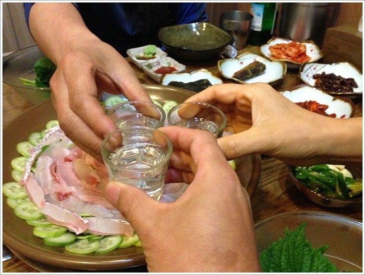 Cảnh báo ngộ độc rượu do liên hoan, tiệc tùng cuối năm