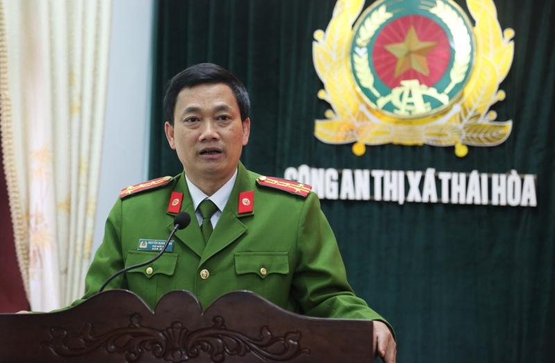 Đồng chí Đại tá Nguyễn Mạnh Hùng, Phó Giám đốc Công an tỉnh phát biểu tại buổi lễ