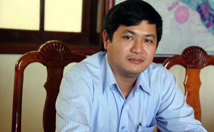 Trước đó, hành trình quan lộ của con trai nguyên Bí thư Quảng Nam Lê Phước Thanh được xem là thăng tiến một cách thần tốc. Ngày 26/2/2014, đang là Trưởng Phòng Xúc tiến đầu tư thuộc Ban Quản lý Khu kinh tế mở Chu Lai, ông Lê Phước Hoài Bảo được UBND tỉnh Quảng Nam điều động đến nhận công tác tại UBND huyện Thăng Bình. (Ảnh: Soha)