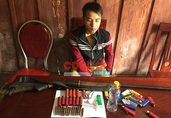 Thanh niên 9x mua 'hàng trắng' về bán cho 'bạn nghiện'