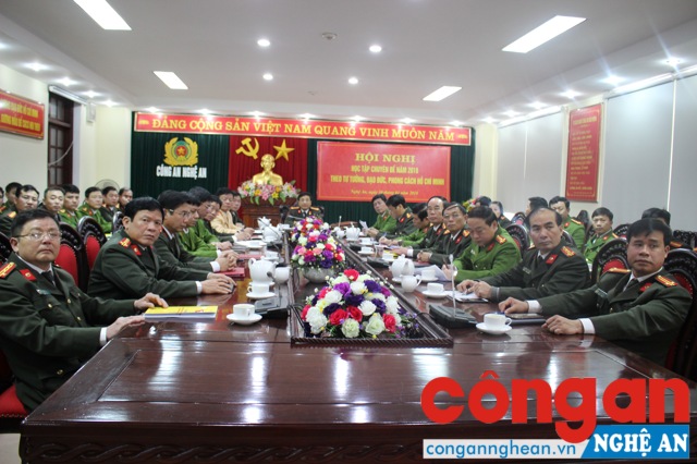 Học tập Chuyên đề năm 2018 'Xây dựng phong cách, tác phong công tác của người đứng đầu, của cán bộ, Đảng viên'