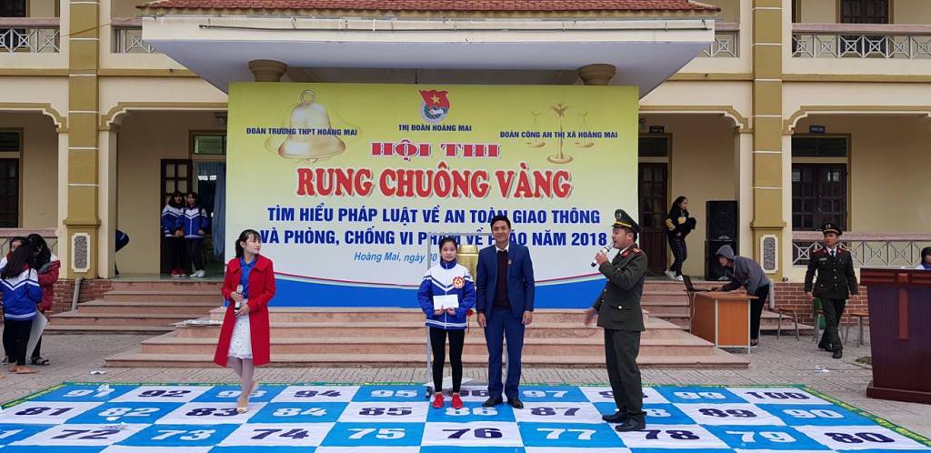 Học sinh tìm hiểu vi phạm về pháo nổ qua cuộc thi 'Rung chuông vàng'