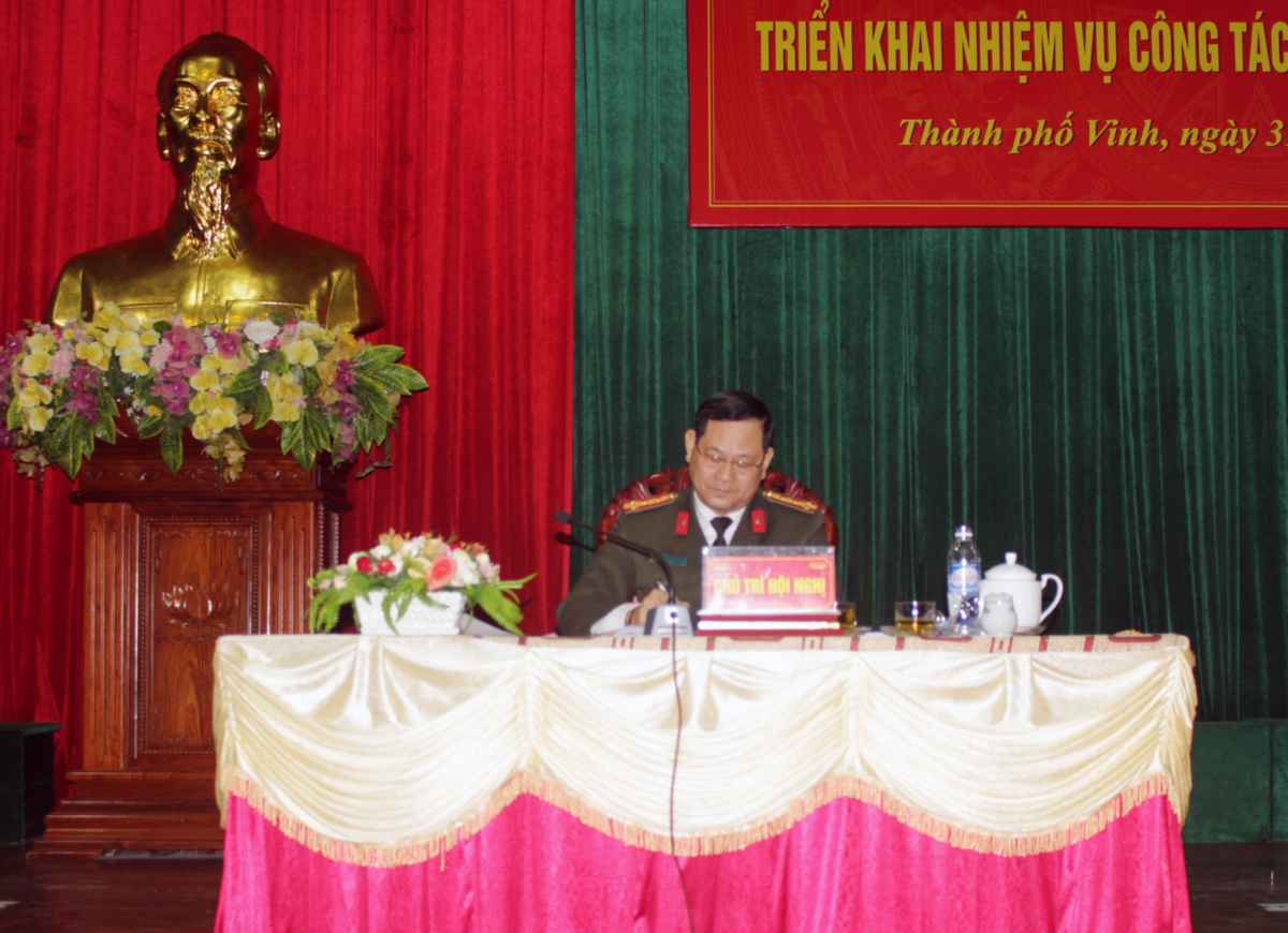 PGS.TS. Đại tá Nguyễn Hữu Cầu, Ủy viên BTV Tỉnh ủy, Bí thư Đảng ủy, Giám đốc Công an Nghệ An 