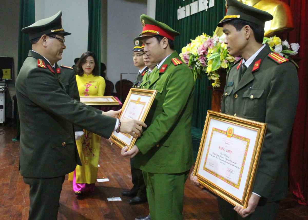 Các tập thể, cá nhân nhận Bằng khen của Ban Thường vụ Tỉnh ủy