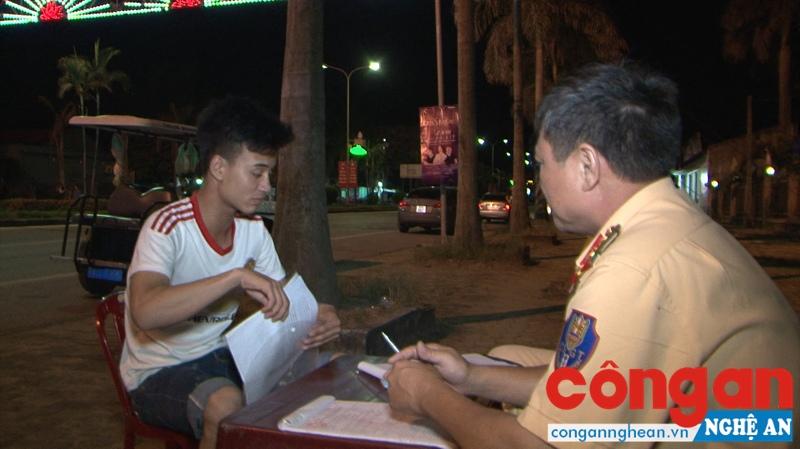 Giữ vững an ninh trên thị xã biển