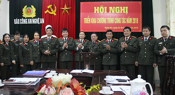 Chụp ảnh lưu niệm