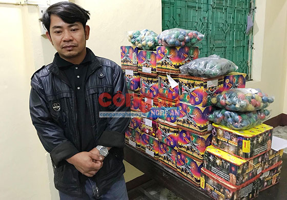 Vận chuyển trái phép hơn 72 kg pháo các loại