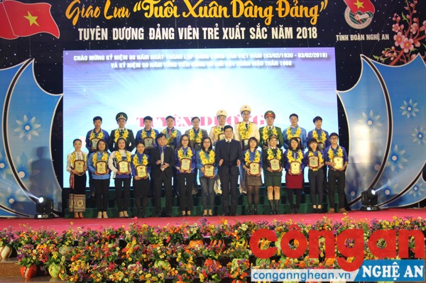 Nghệ An: Tuyên dương đảng viên trẻ xuất sắc năm 2018