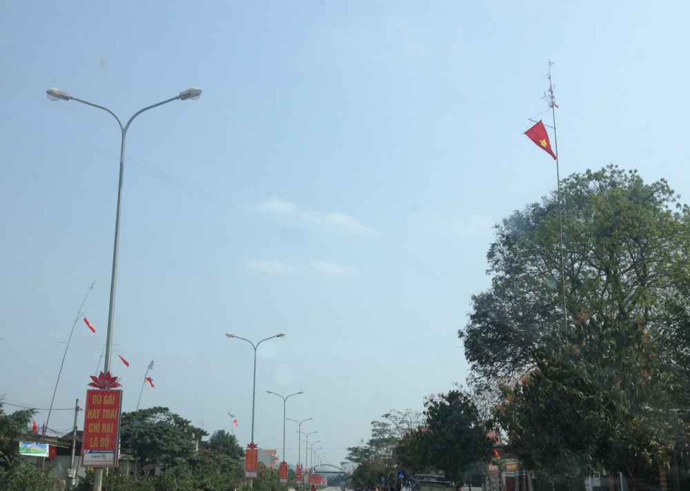 Cây nêu ngày Tết ở thị trấn Anh Sơn, huyện Anh Sơn, Nghệ An 