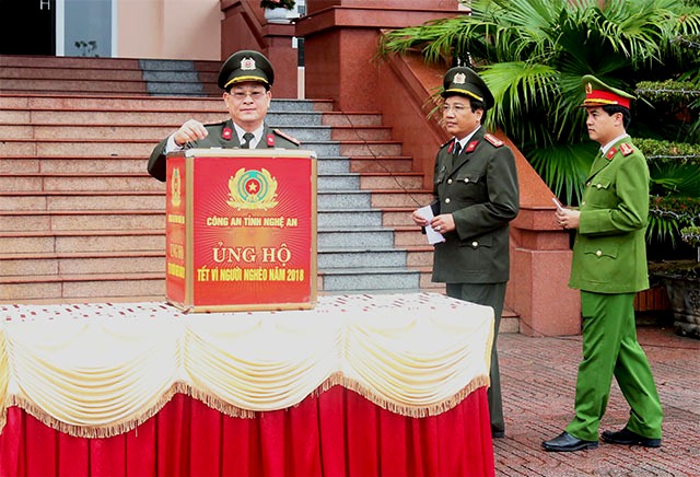 Công an Nghệ An quyên góp  hơn 2,6 tỷ đồng ủng hộ 'Tết vì người nghèo'