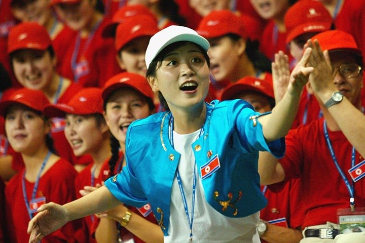 Ngạc nhiên với phong cách của nữ hoạt náo viên Triều Tiên