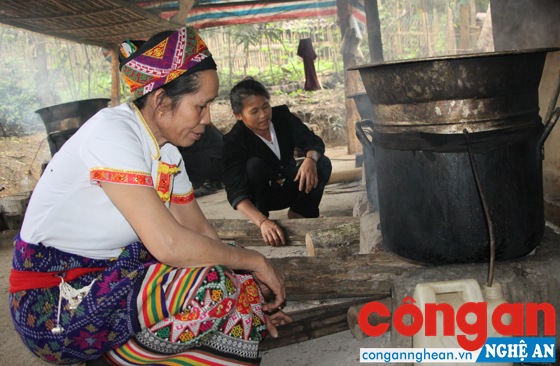 Độc đáo rượu men lá