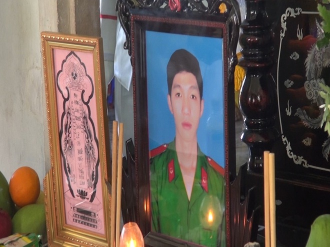 Di ảnh chiến sĩ Lê Chí Phước.