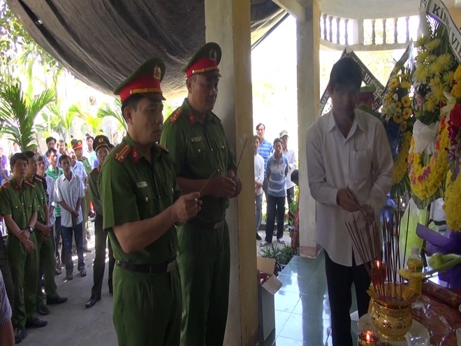 Chiến sĩ Công an quên mình cứu người đuối nước