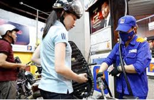 Đầu năm mới, giá xăng đồng loạt giảm