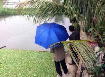 Người đàn ông đâm dao rồi nhẩy xuống ao tự vẫn