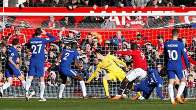 Chơi khác thường, MU ngược dòng thắng Chelsea
