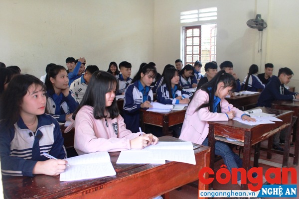 Nữ sinh 2 lần thoát khỏi tục 'bắt vợ'