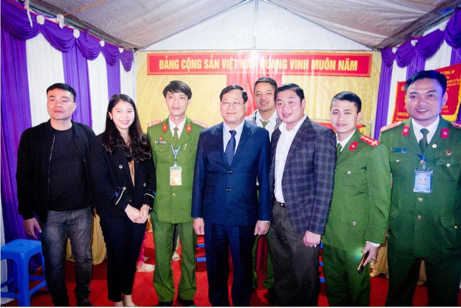 Đồng chí Đại tá - PGS, TS Nguyễn Hữu Cầu, Giám đốc Công an tỉnh Nghệ An đến tham quan và động viên hoạt động của tuổi trẻ Công an Nghệ An, Cảnh sát PC&CC Nghệ An