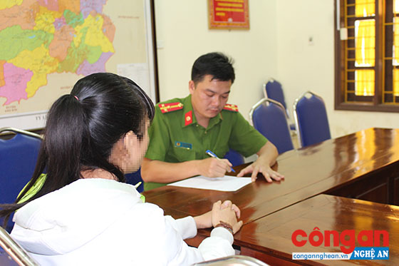 Em L.T.H. tại cơ quan điều tra Công an huyện Quỳ Hợp