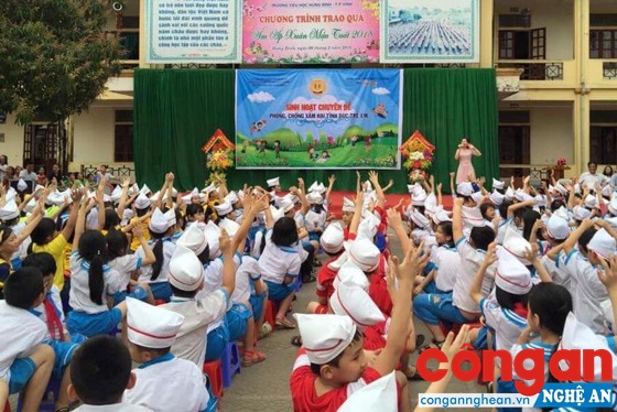 Hoạt động kỹ năng giáo dục phòng, chống xâm hại tình dục trẻ em thu hút đông đảo học sinh tham gia